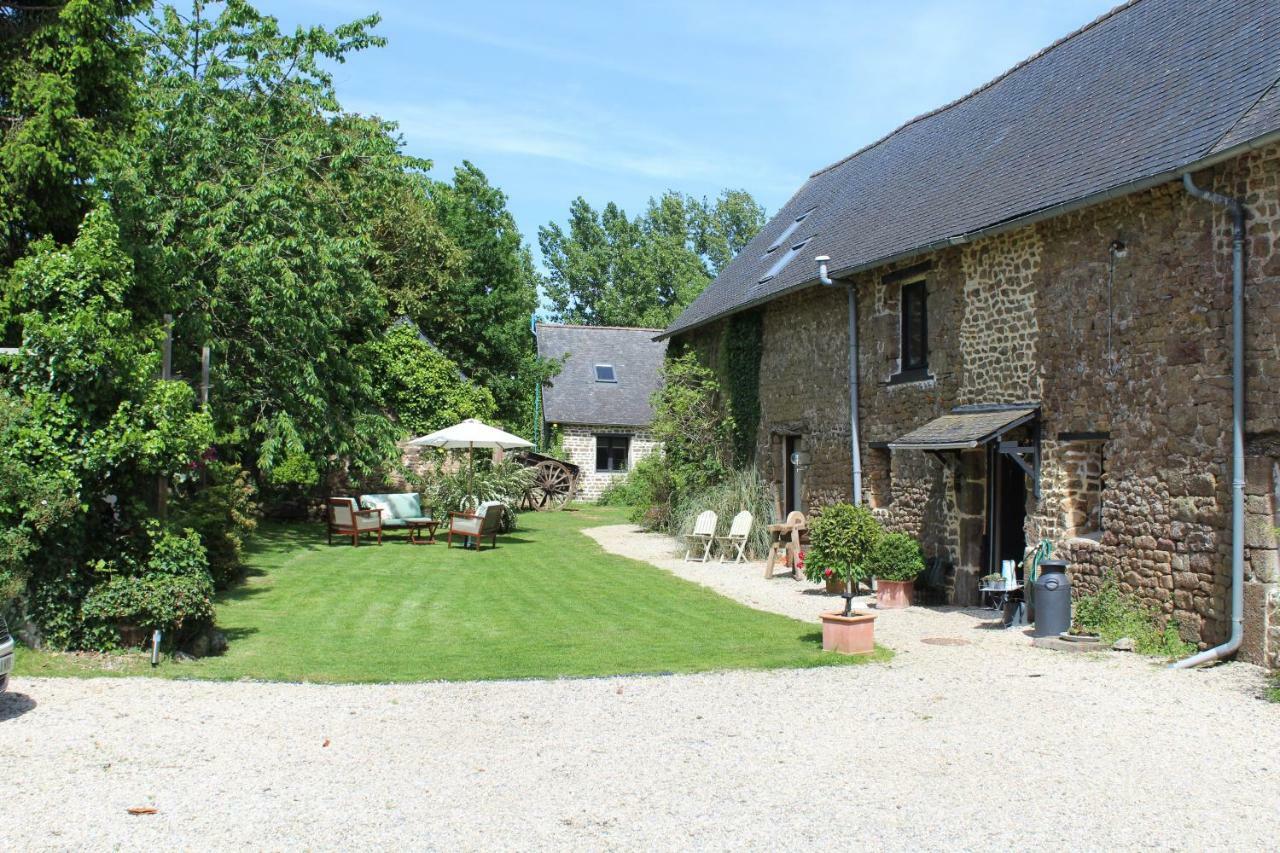 La Petite Jeusseliniere Villa Larchamp Exterior photo